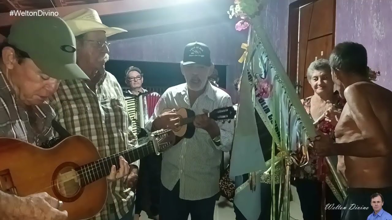 Folia de Reis Goiana de Itaguari sendo embaixada por Abeni na residência do Astrojildo 27/12/2025
