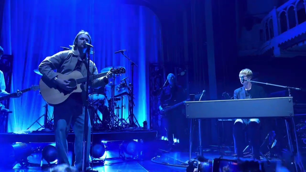 Finneas ft. Tom Odell - Another Love (Live @ Paradiso Amsterdam - For Crying Out Loud Tour 06-05-25)