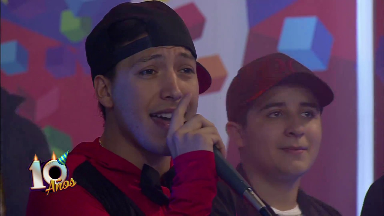 Snuppy canta con Dezigual