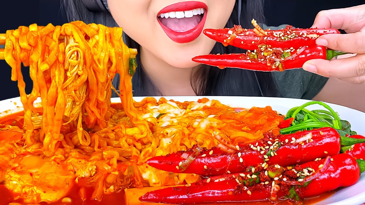 ASMR GIANT SPICY PEPPERS & CHEESY NOODLES MUKBANG | EATING SHOW | ASMR Phan