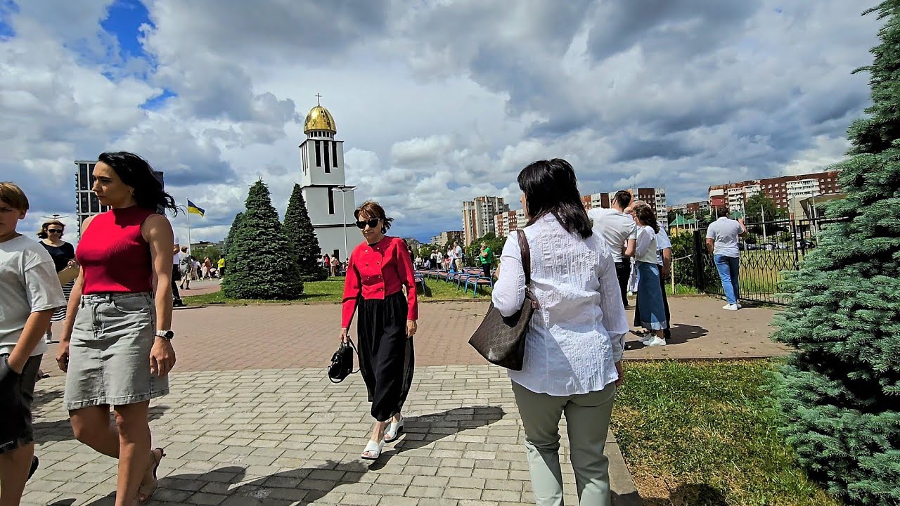 Львів (Сихів) проспект Червоної Калини / піша прогулянка від Санта-Барбари до верхнього Шувару