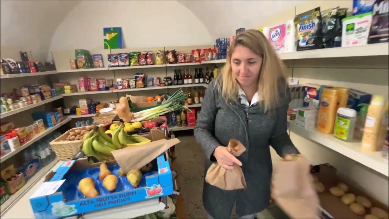 È campà quì in Brandu 5/5 : Julia Perez, commerçante