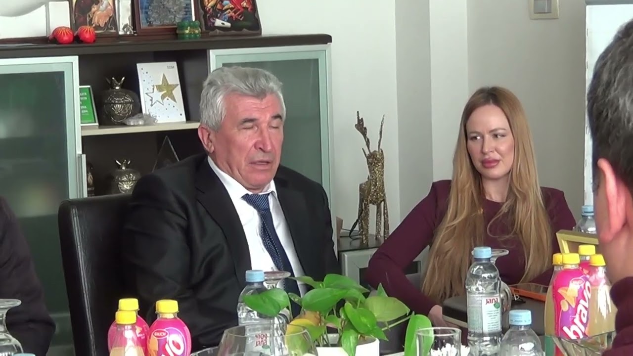 Видео секвенци од денешната средба со наши интелектуалци во кабинетот на градоначалникот И.Гоцевски
