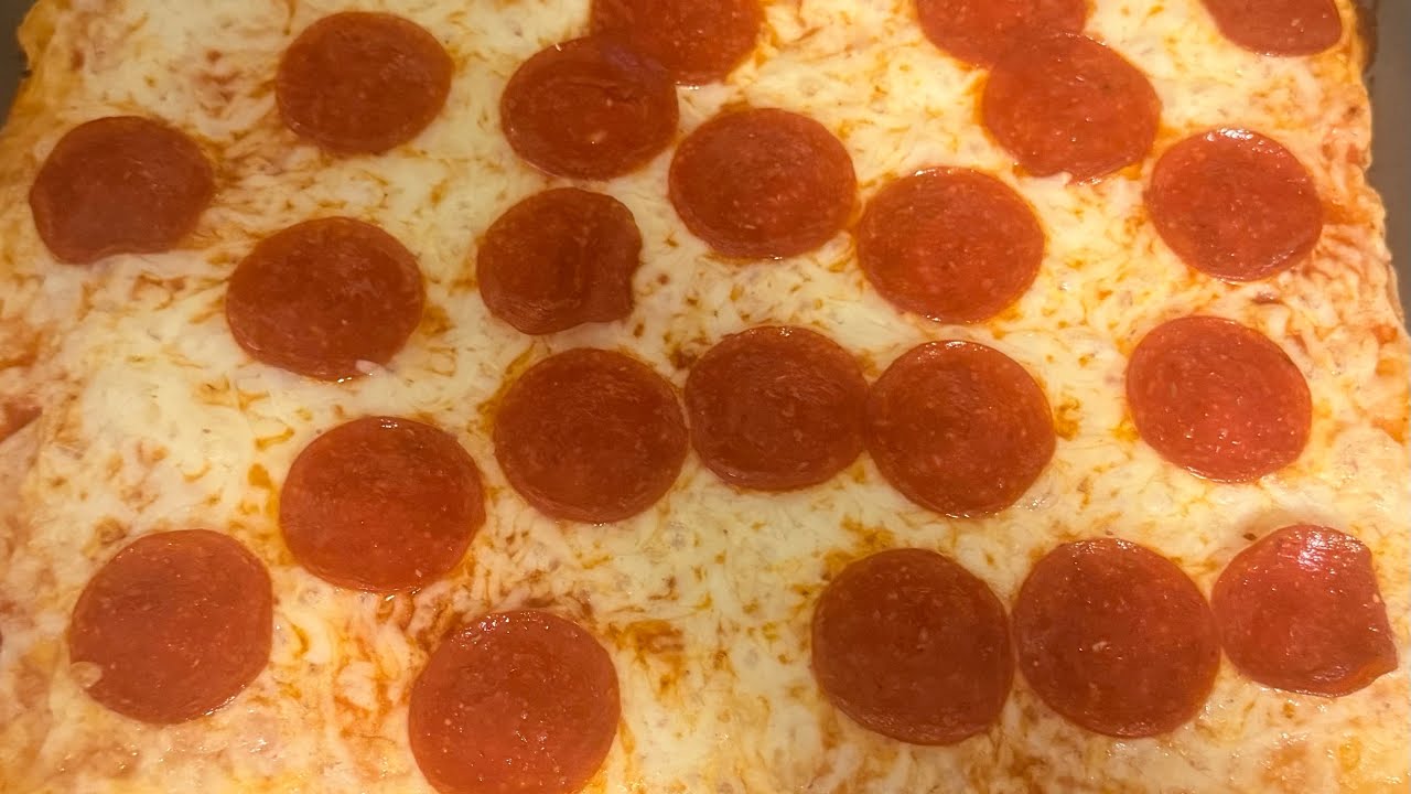 It’s Friday night let make pizza 🍕for dinner 