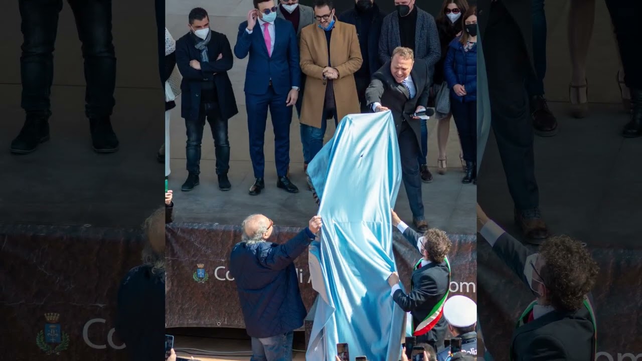 statua di Maradona ad Acerra