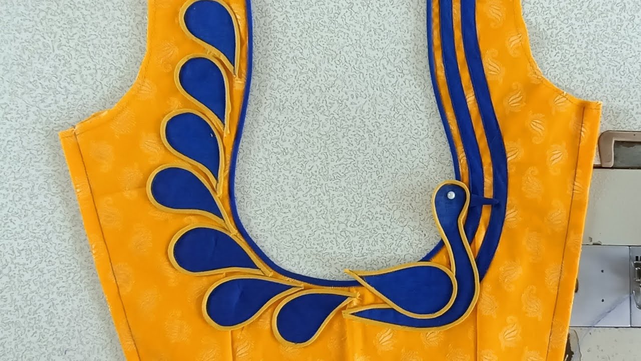 बहुत ही आसान हुआ अब ब्लाउज पर peacock बनाना||beautiful peacock blouse design cutting and stitching