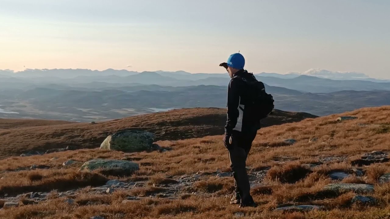 Sp&aring;tind 1414 moh &ndash; Epic Sunset Hike in Norway (near Lillehammer)