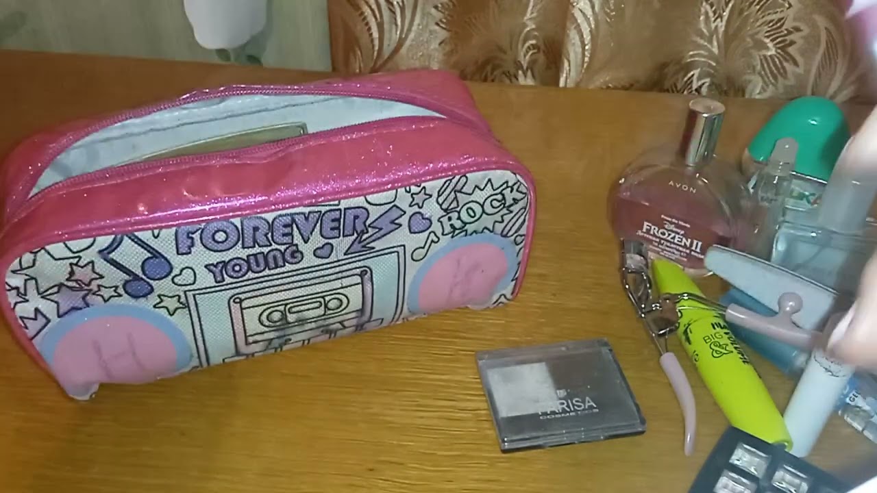 ЧТО У МЕНЯ В МОЕЙ КОСМЕТИЧКЕ ?/в 10 лет😴!!!!!