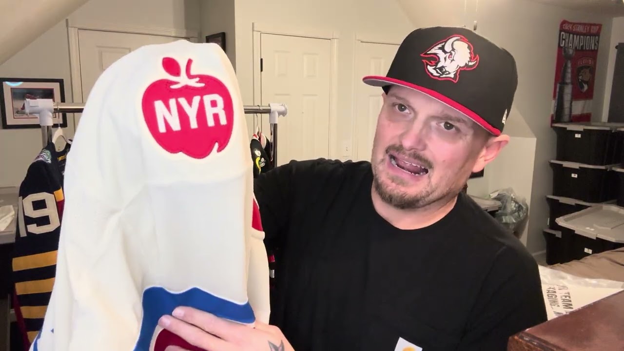 Распаковка футболки «Authentic Pro» команды New York Rangers 26’ Winter Classic