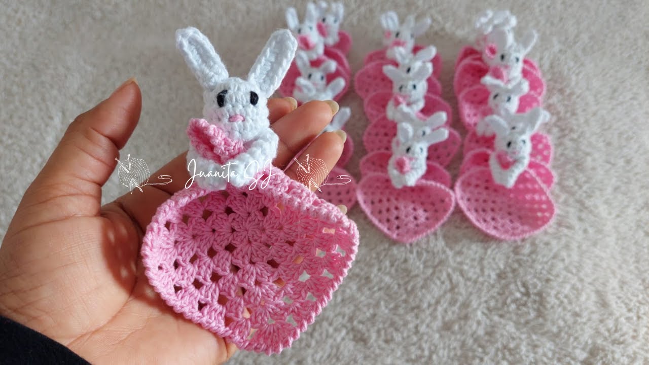 CONEJITA AMIGURUMI A CROCHET / RECUERDO DE BABY SHOWER O BAUTIZO/ SOUVENIRS