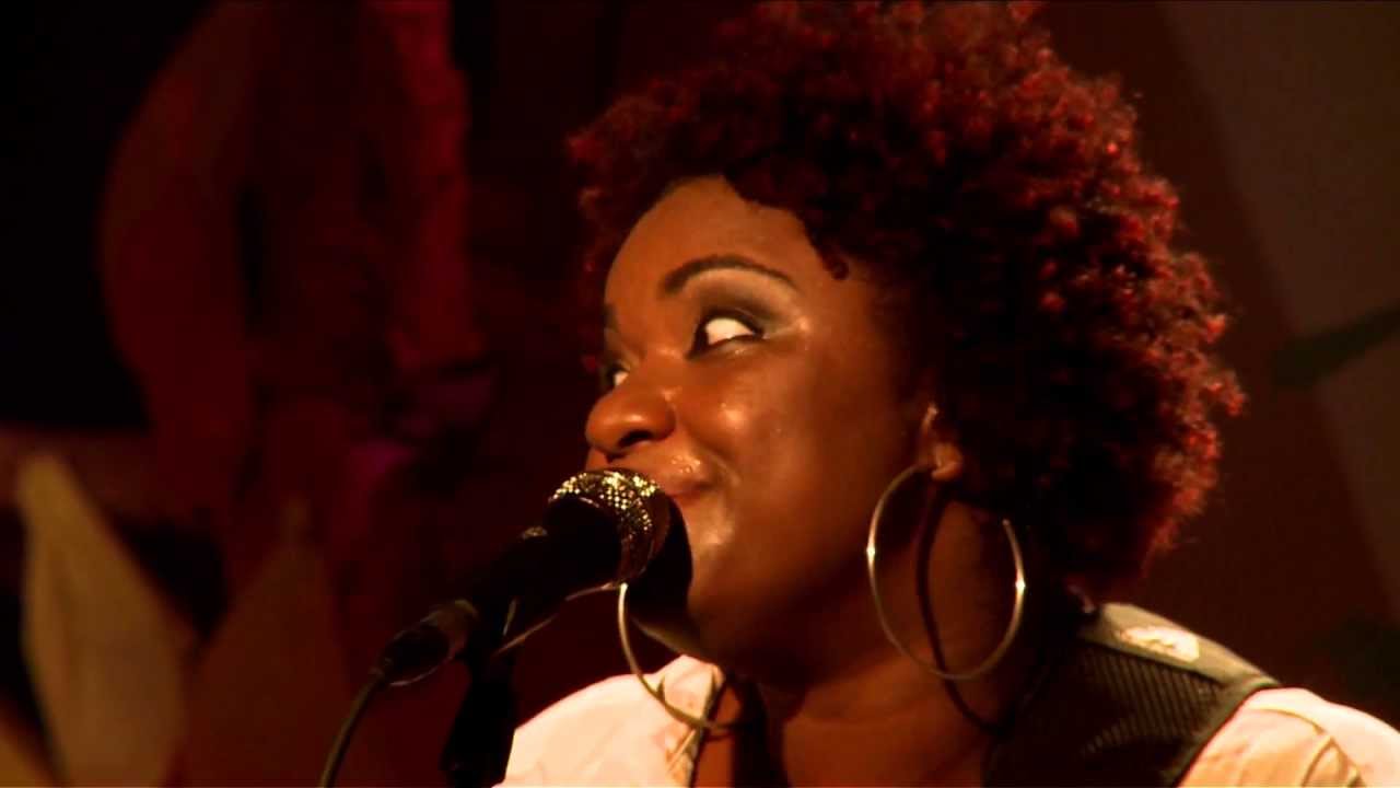 ellen oléria e pret.utu - senzala (a feira da ceilândia) (2012)