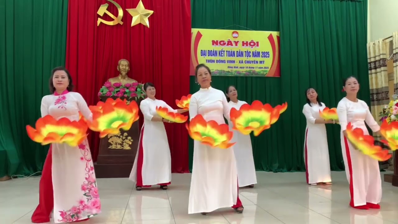 Múa bài lá cờ Đảng 