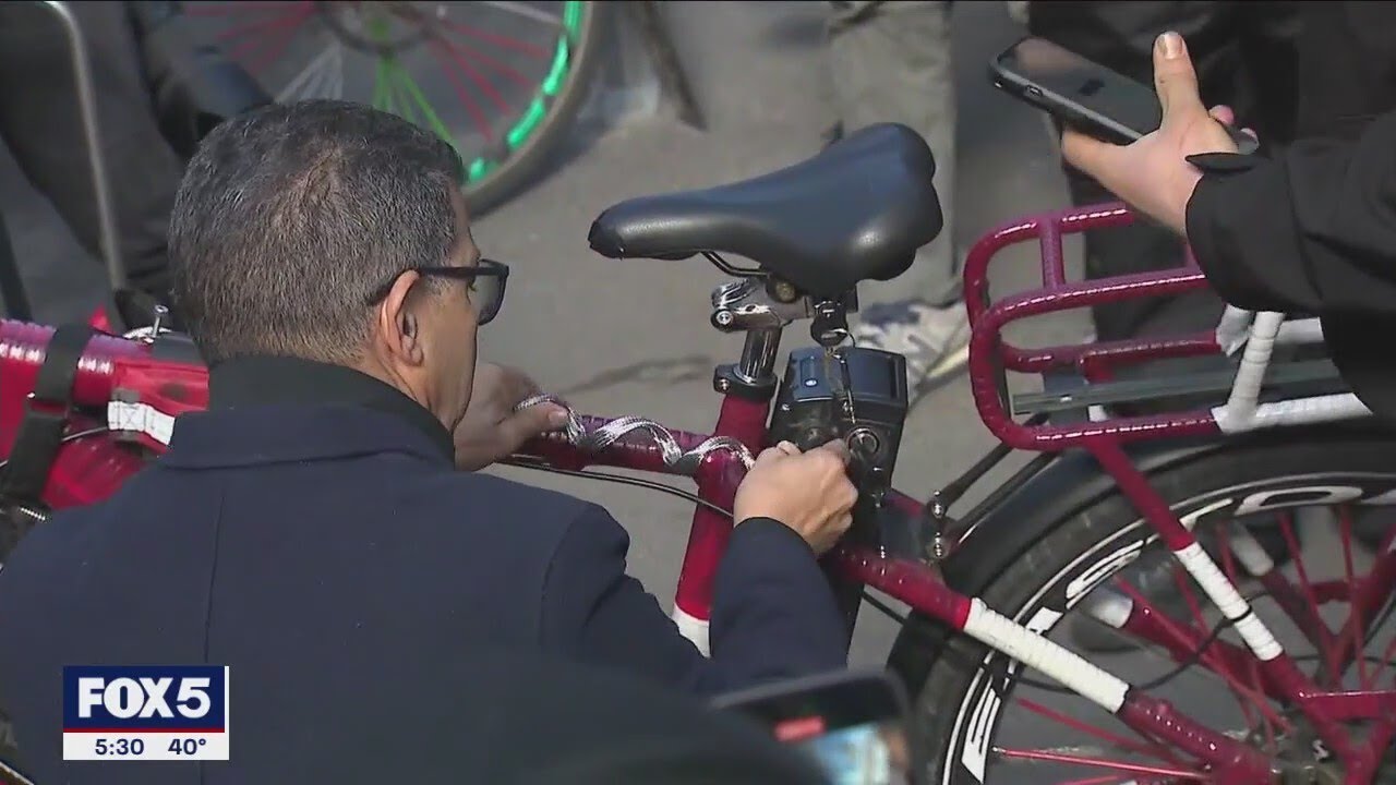 NYC unveils e-bike charging stations