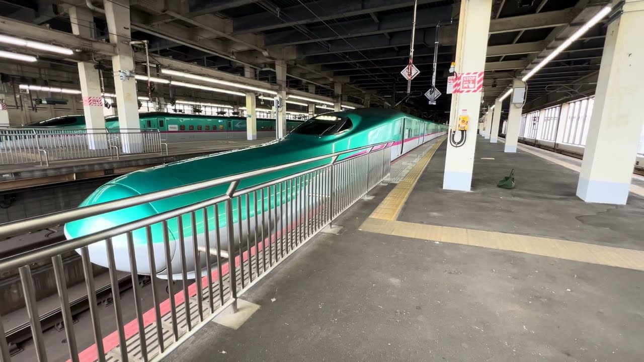 E5系＋E8系やまびこ号＋つばさ号東京行きがJR大宮駅14番線を発車するシーン 2026.2.11