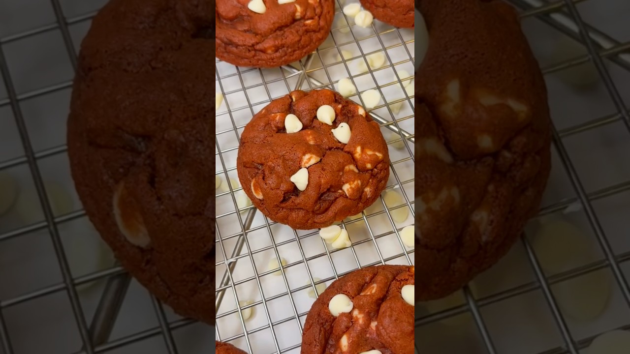 Red Velvet Cookies ❤️ full recipe in bio! #cookies #valentinesday #recipe #valentinesdaydessert