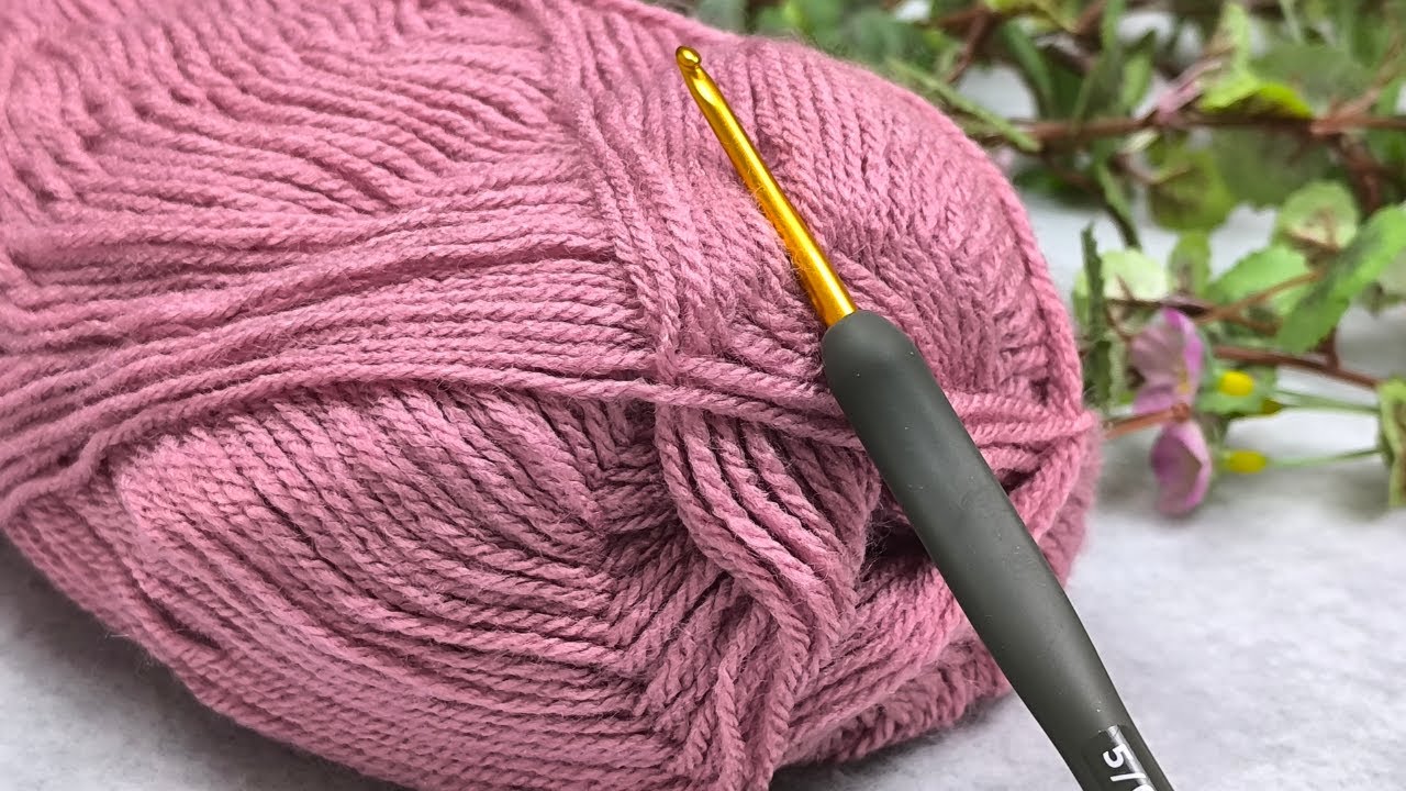 It will leave your mouth open, you have never seen this crochet design anywhere before.