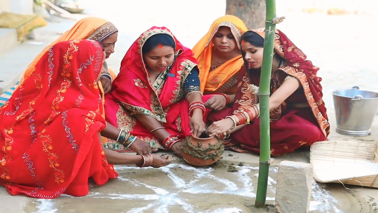 शादी वियाह मे माटी कोणने क रिवाज दुल्हीन नाच गाई के हल्दी क छपाई  ॥ रूनझुन जौनपुरिया ॥ अवधी काॅमेंडी