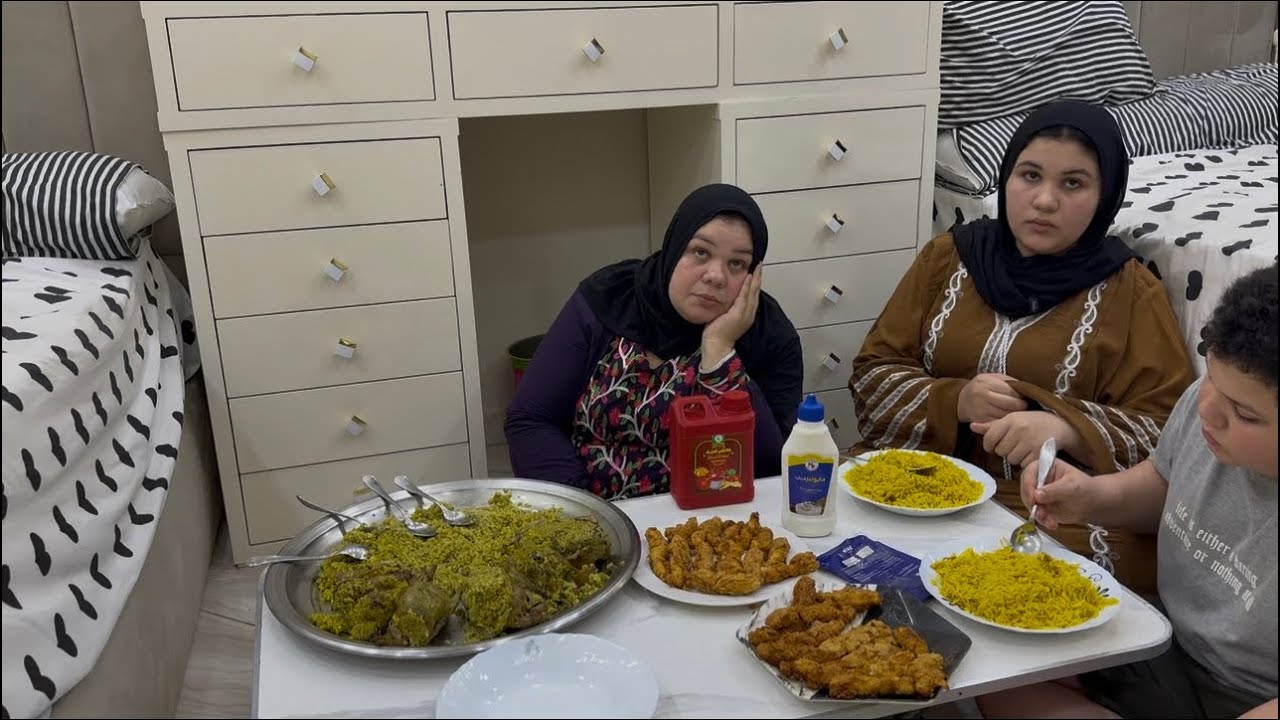 ام جني لقيت الباب بيخبط بقول مين بتقولي افتحي يابت ياصافي 🤣🤣😜😜😜قلتلها حماتك بتحبك يابوسي👌👆