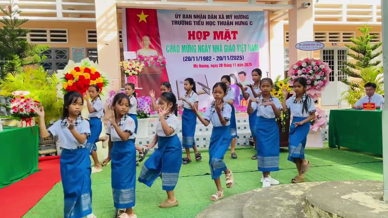ngày 21 tháng 11, 2025