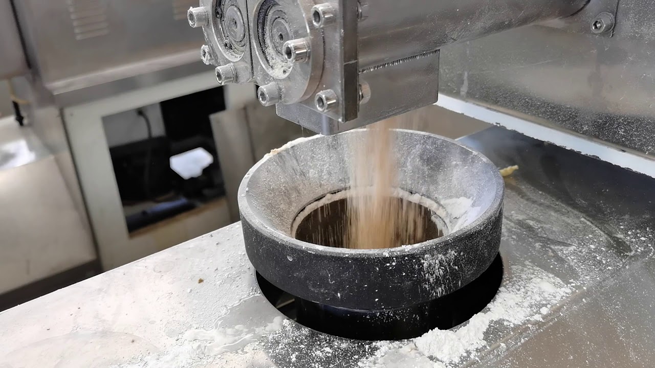 Pigeon feed extrusion machine