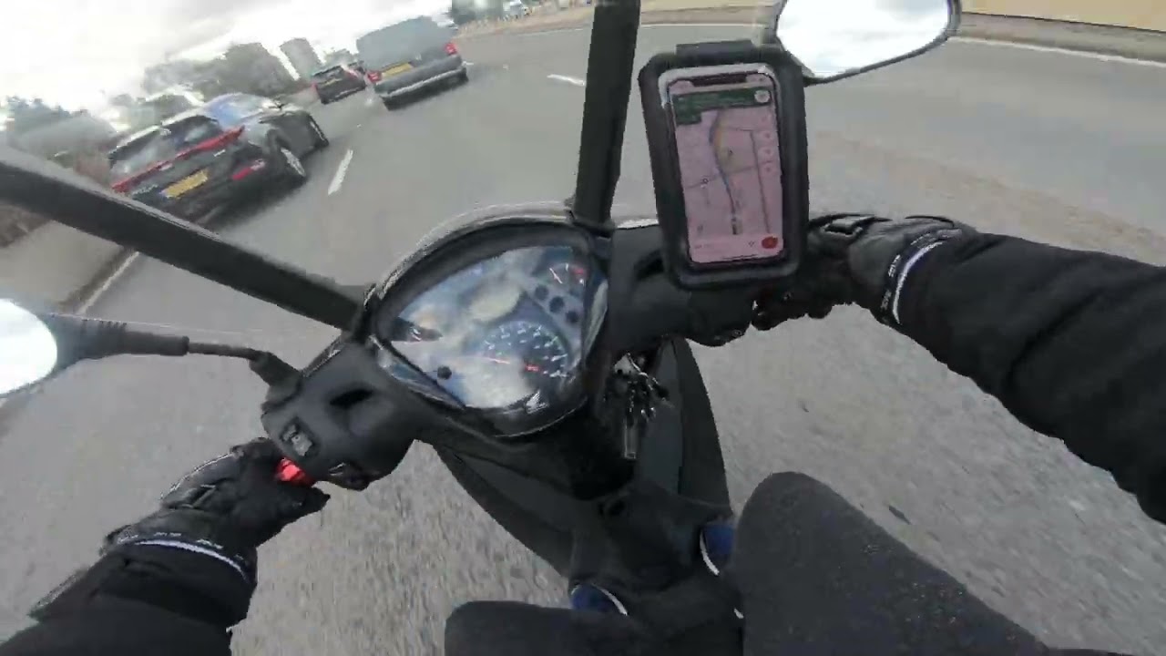 HONDA SH 125I London street