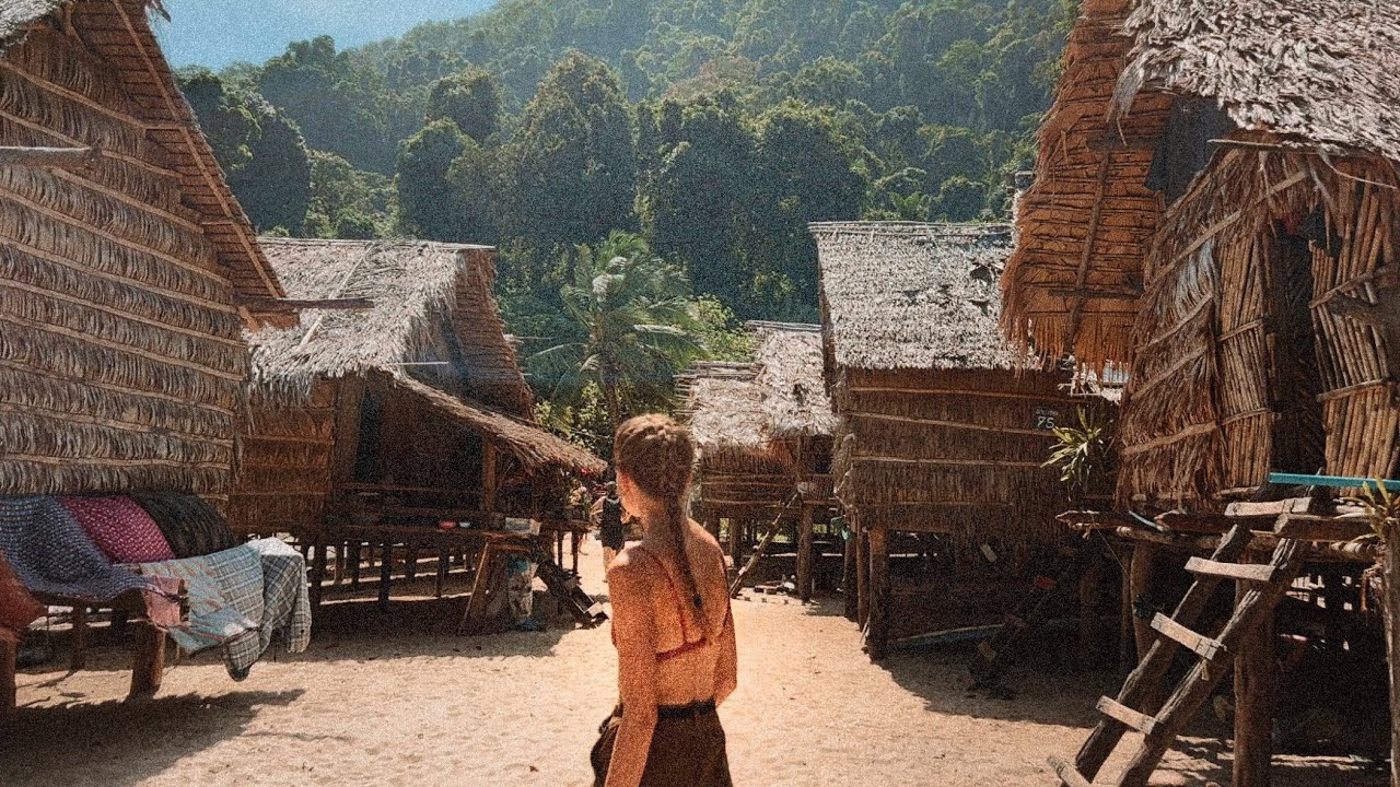 Traveling to Thailand with Strangers