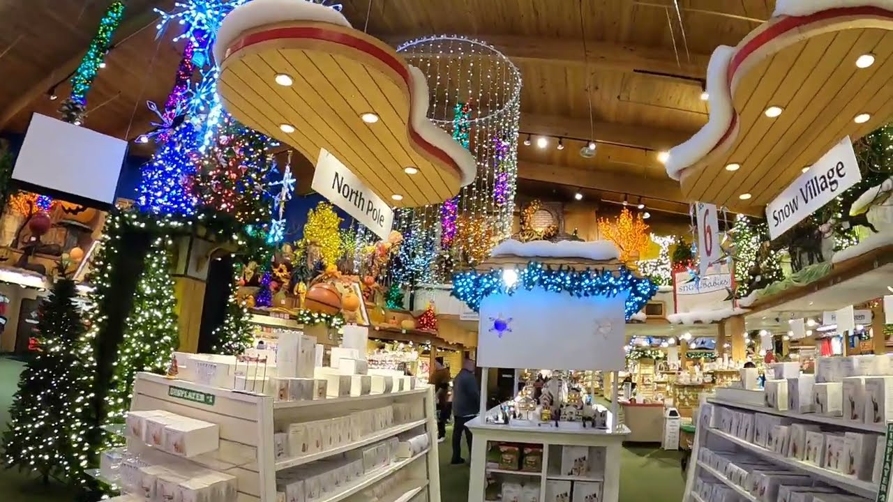 Bronner's The World's Largest Christmas Store ! - Frankenmuth, Michigan