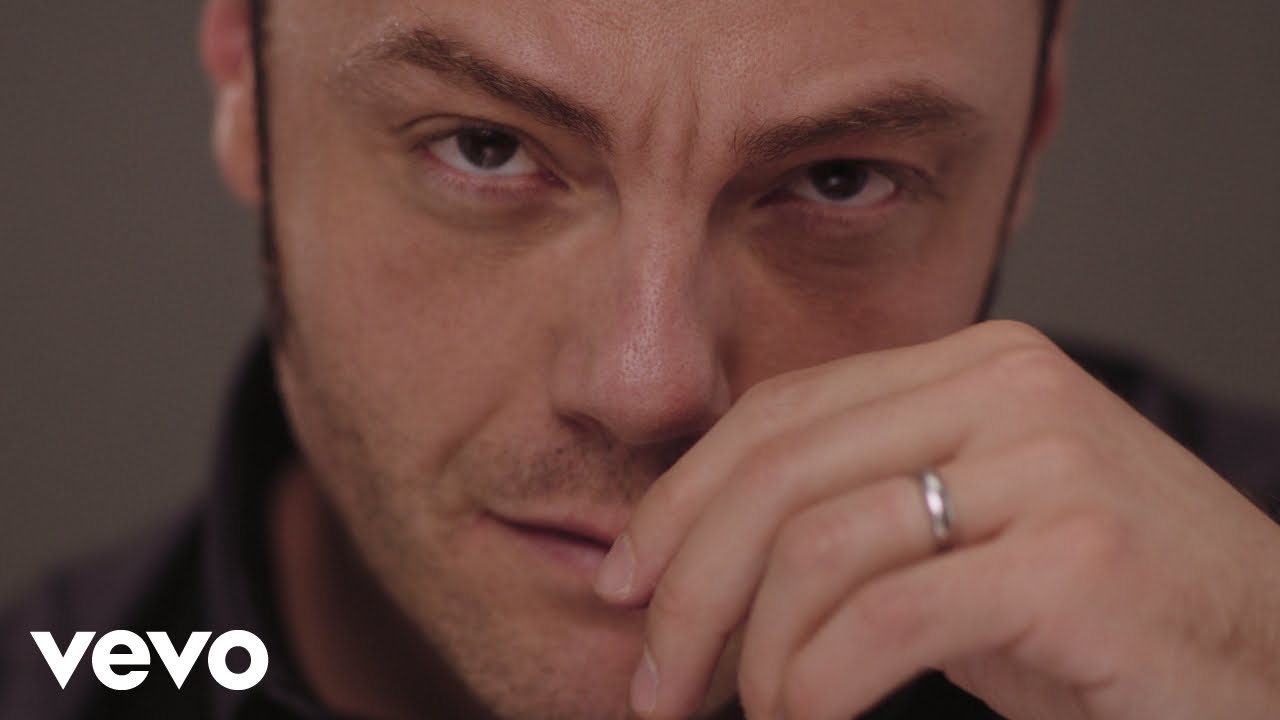 Tiziano Ferro - Amici Per Errore