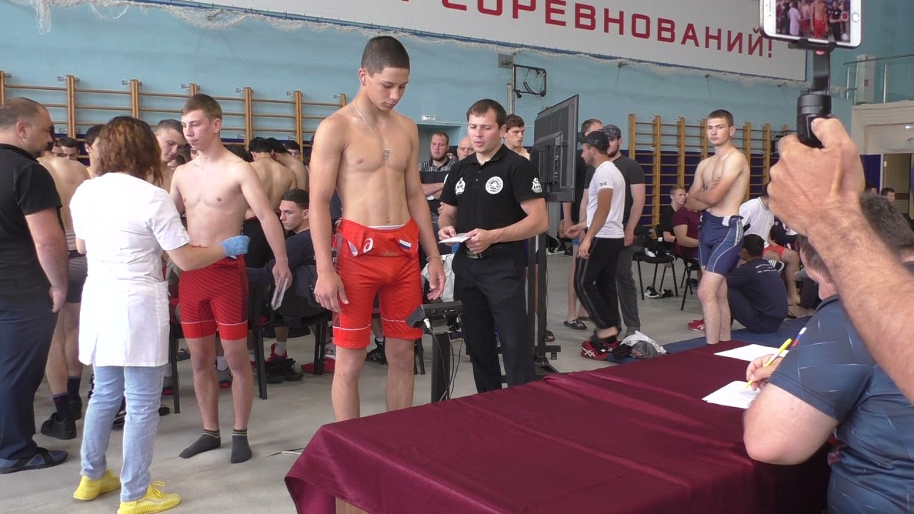 Взвешивание борцов до 57,61,65,70,74 и 79 кг.