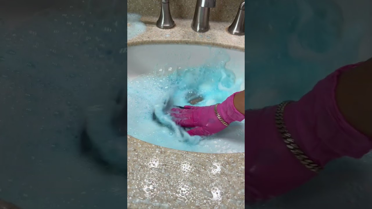 Pine and bleach gel sink scrub #cleantok