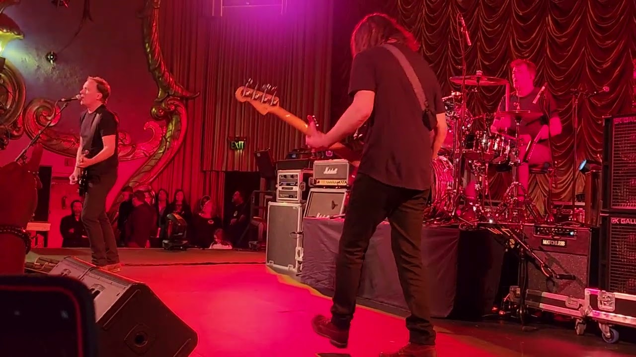 Dogstar at The Crest Sacramento CA Dec 5th 2023 song 'Math'