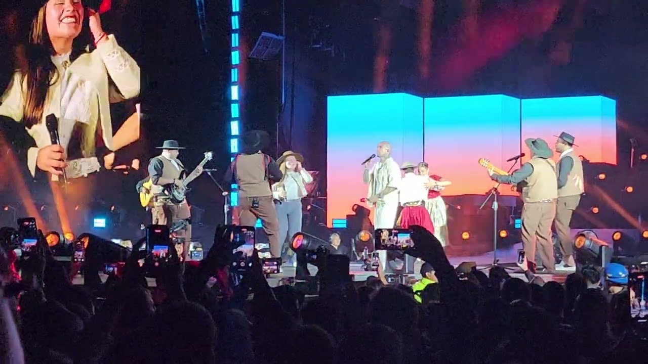 Cuidado que te supero - Sharon y los Camperos del Chamame con Ke Personajes (En vivo) Estadio ferro