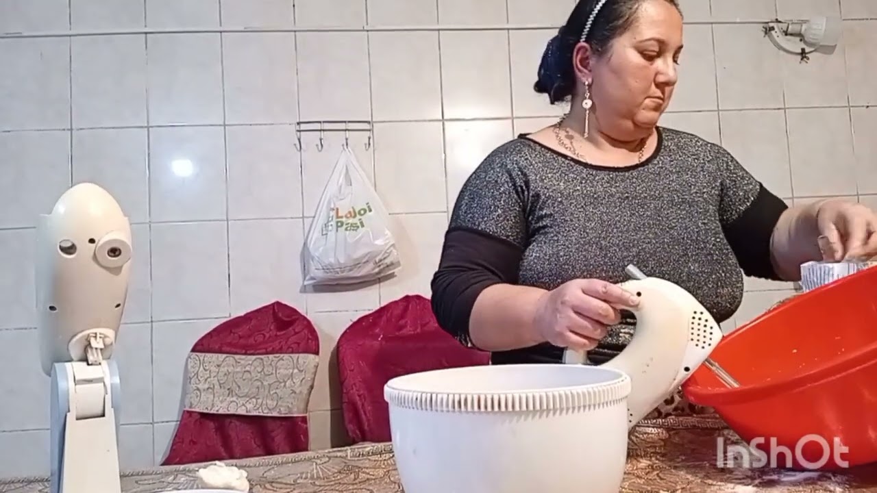 Cum se pregătește cozonaci în Șatra de la Strehaia