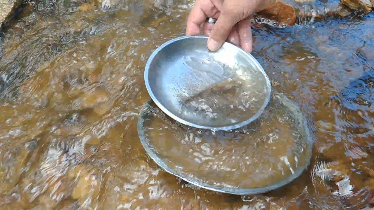 Ilmenita &eacute; um &oacute;xido natural de ferro e tit&acirc;nio