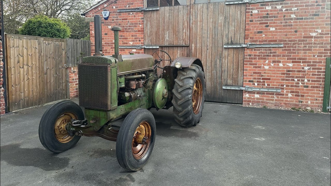 Starting a 82 year old  John Deere tractor model AR