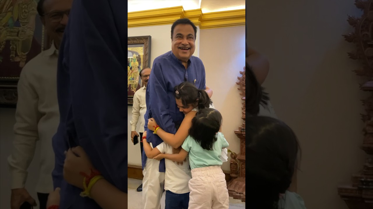 📍New Delhi | Unexpected joy.. granddaughters' visit brightened my day! | Nitin Gadkari