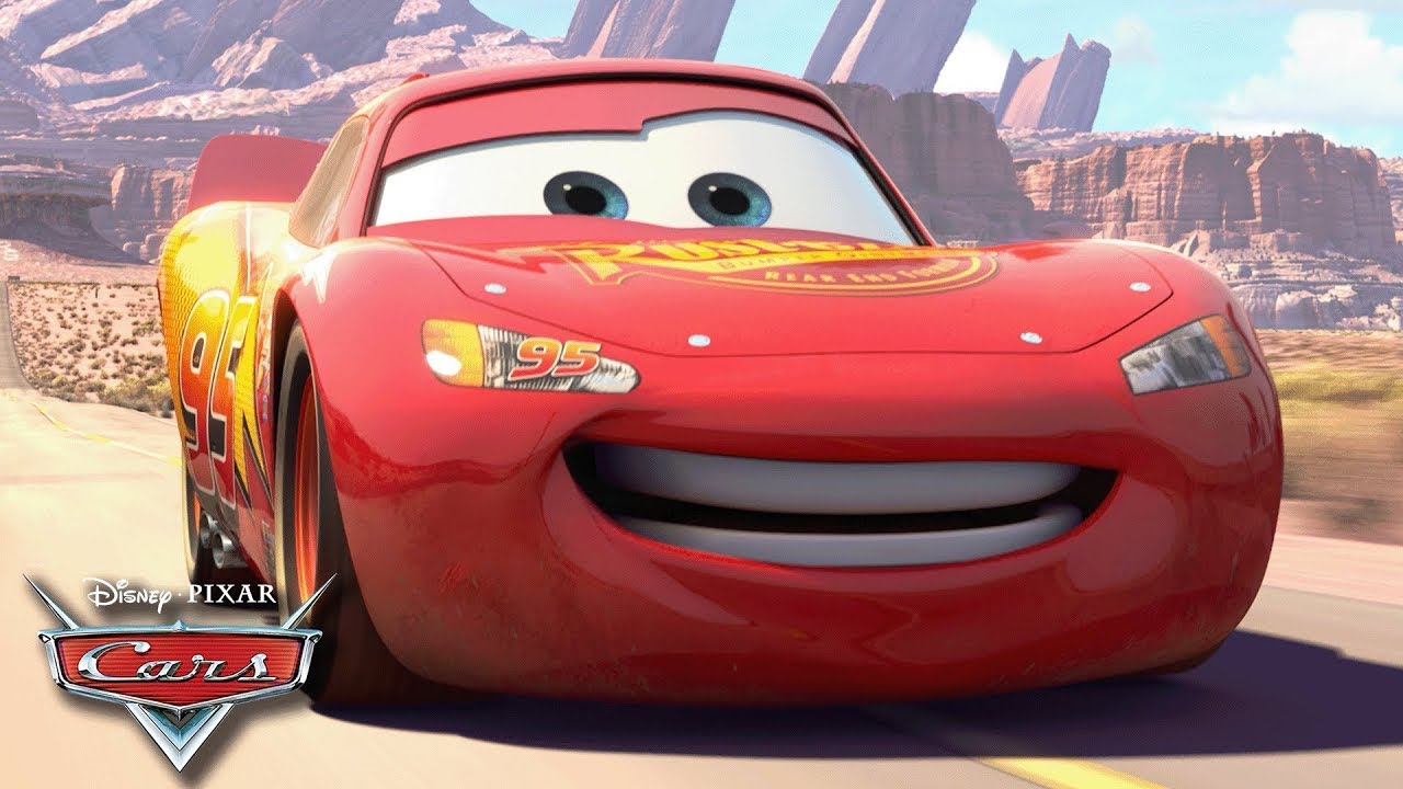Saetta McQueen cerca di scappare | Pixar Cars | @DisneyJuniorIT