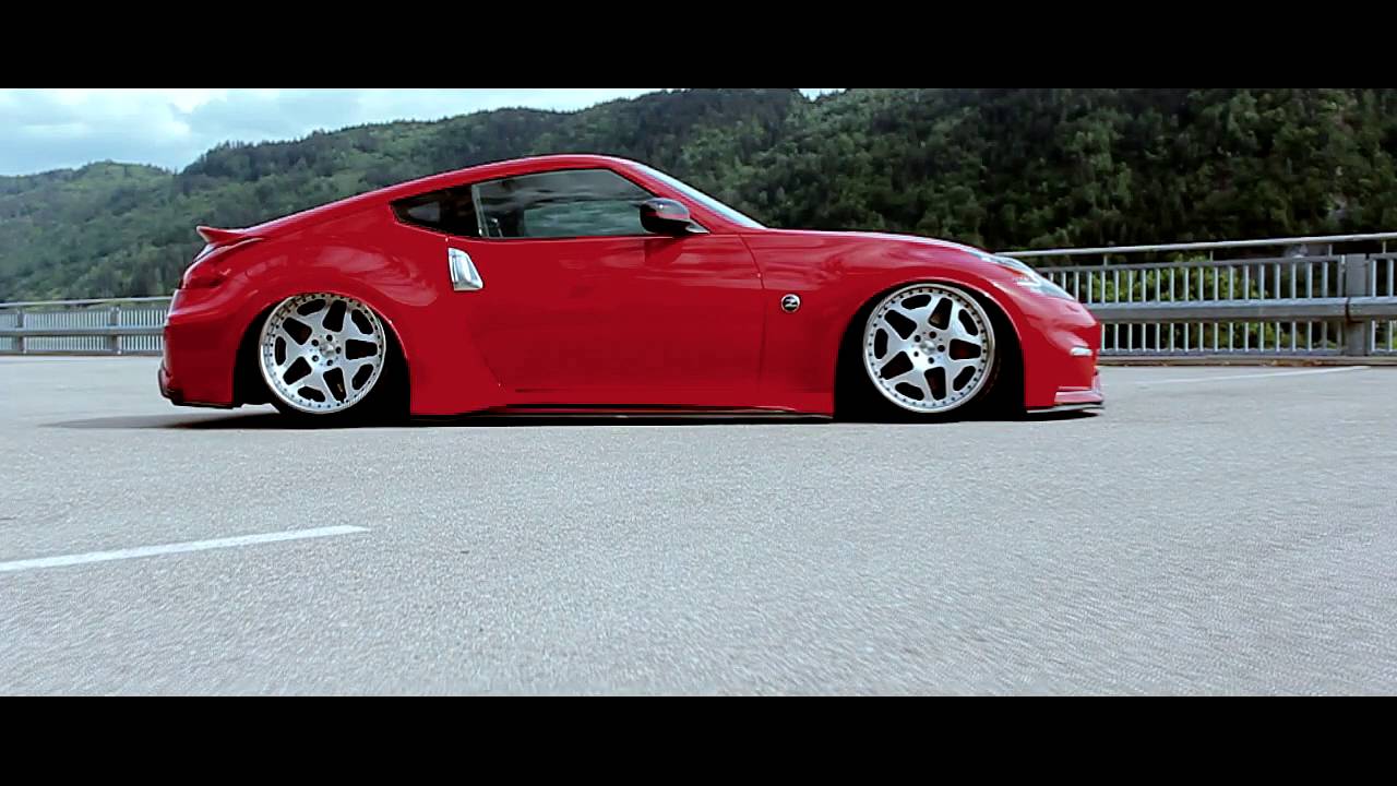 Nissan 370 Z Nismo | red one.