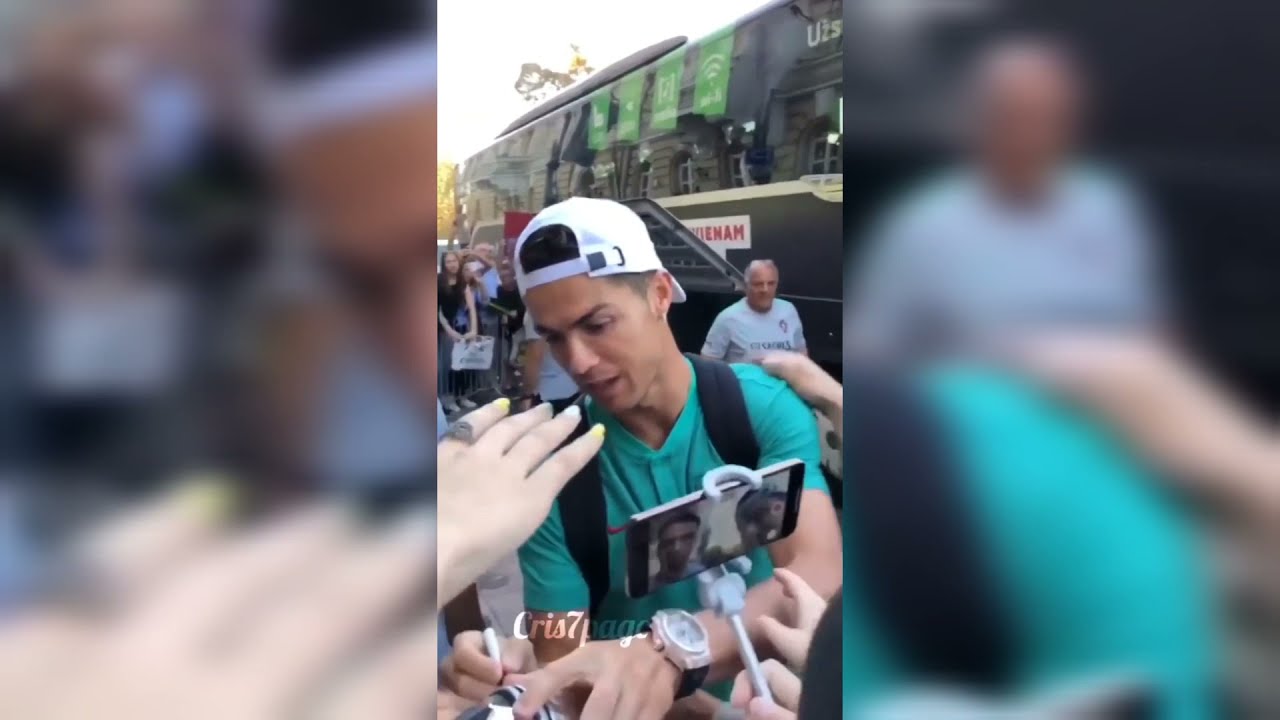 Cristiano Ronaldo - 