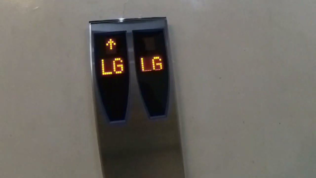 (First to Discover) Fujitec Service Elevator/ Lift at Grand Indonesia, Jakarta (Shinta)