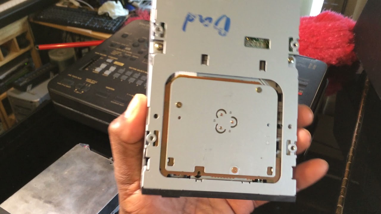 Kris Nicholson ￼Explanation about floppy drives workstation keyboard￼