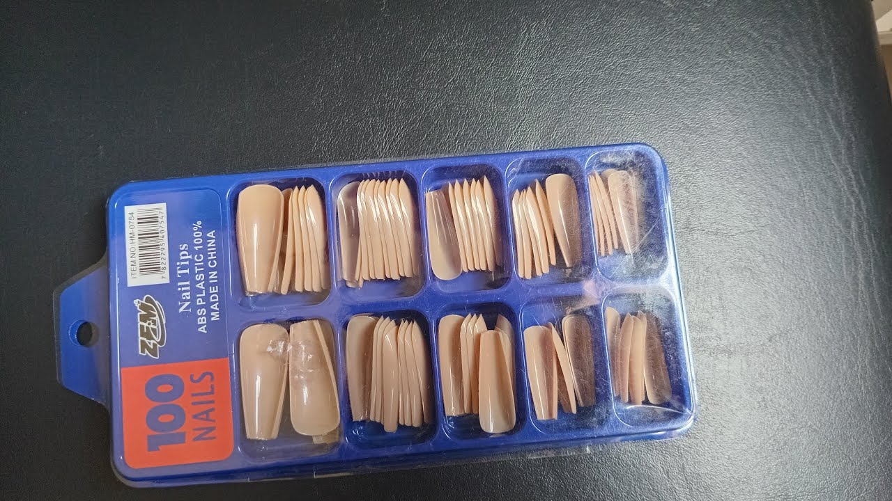 APLICAÇÃO DE POSTIÇA COM DECORAÇÃO