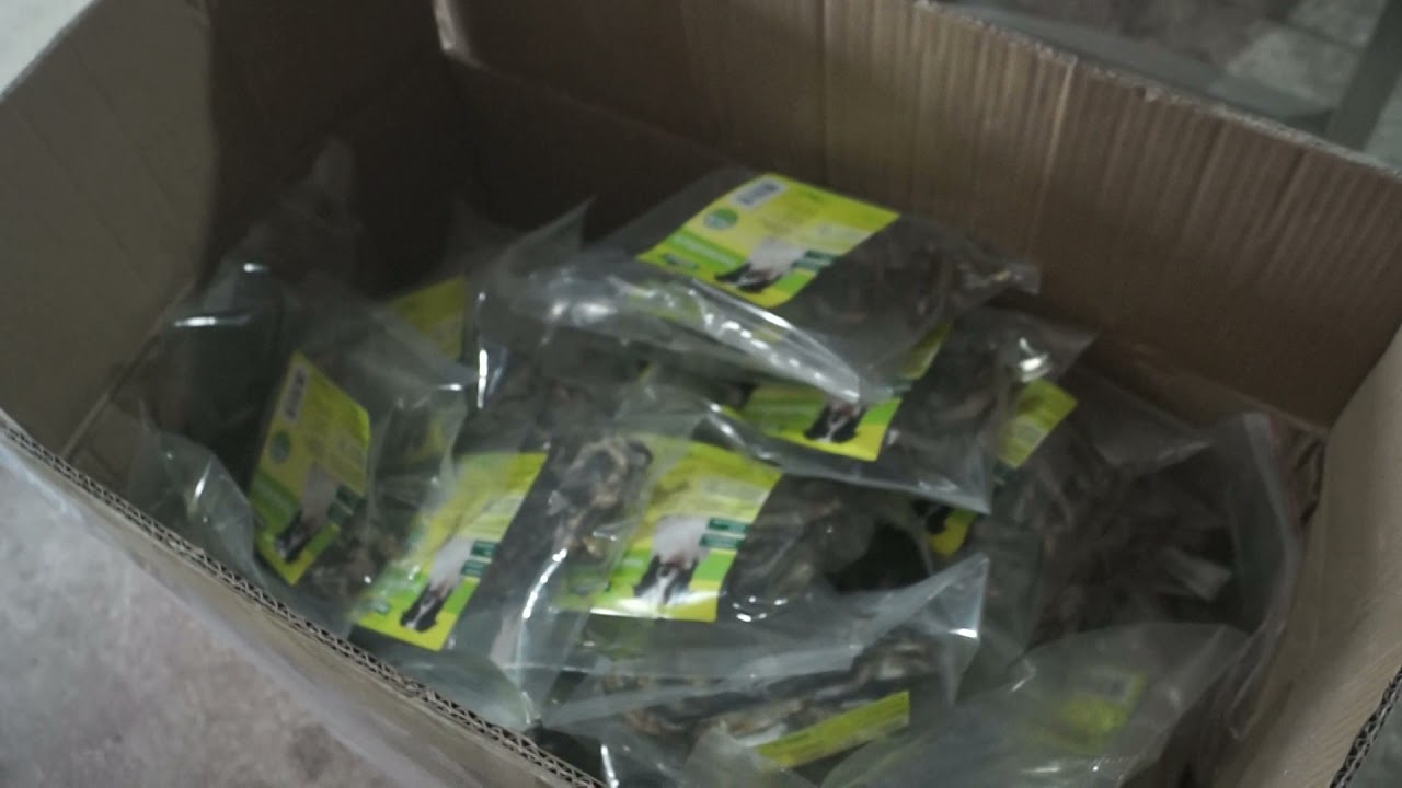 Small dried fish packaging machine, dried fruit, dried beef packaging, can automatic labeled