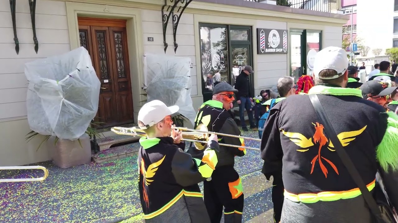 Les Phoenix - Achy Breaky Heart