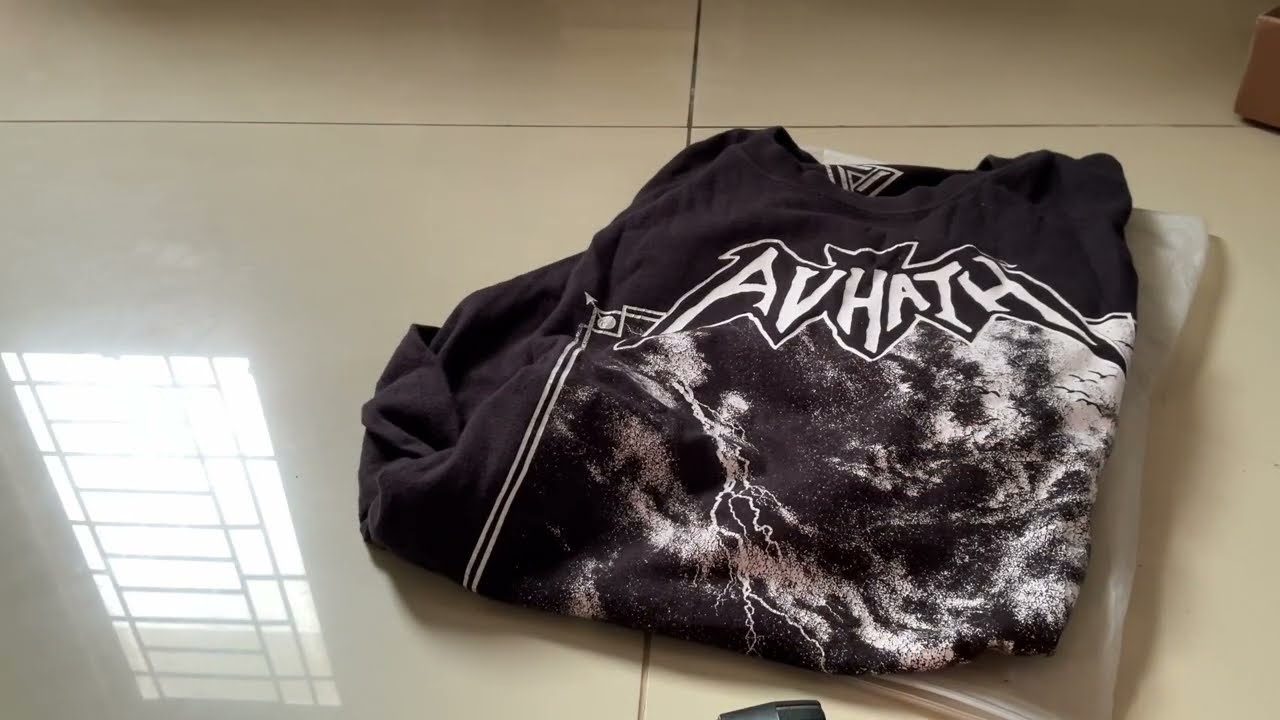 Buka Kemas: Kaus Avhath Destination Perdition dari VOY.merch