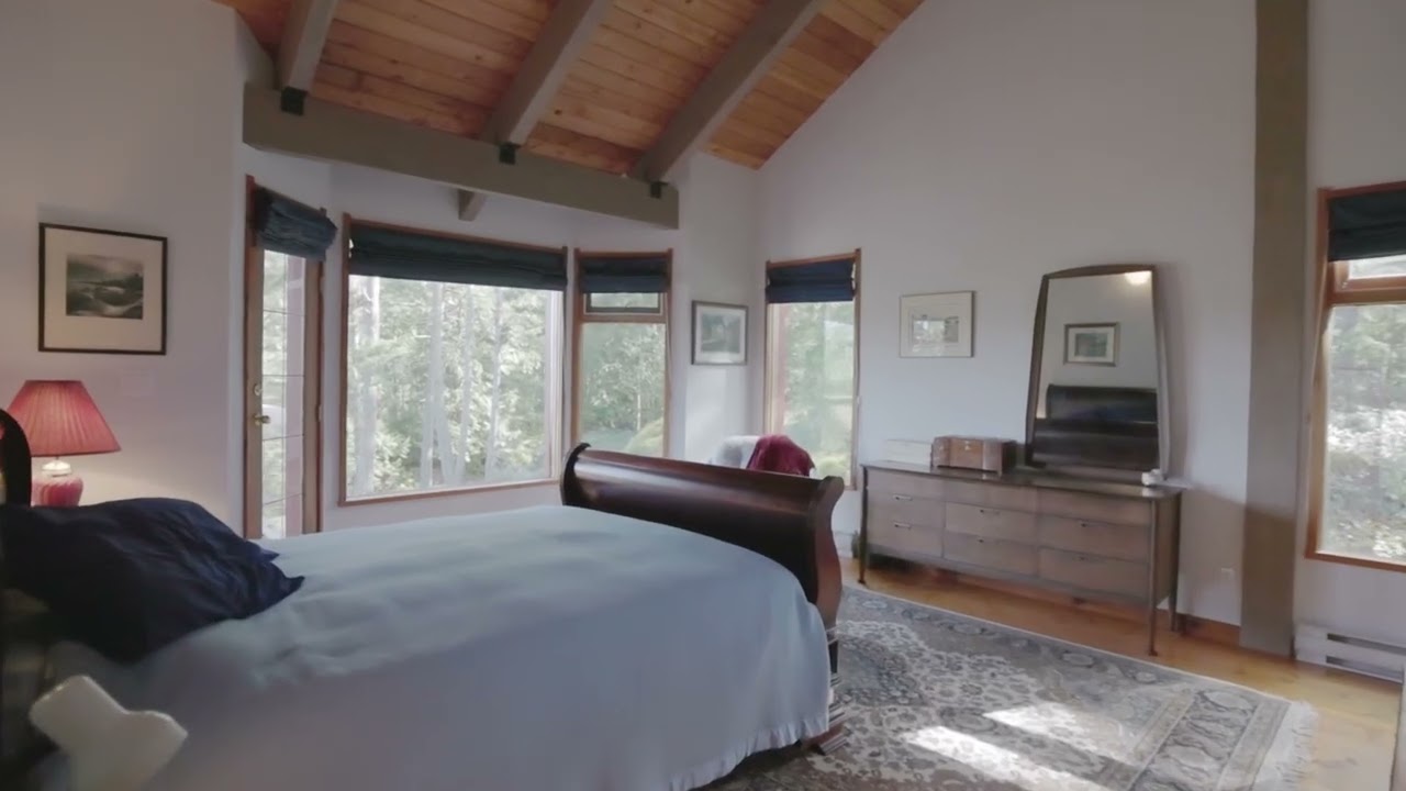 5718 Canal Rd - Pender Island
