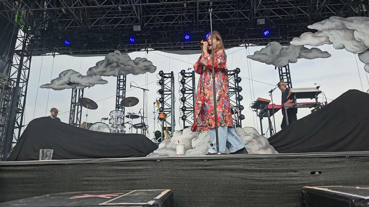 Tove Lo - Stranger (Soundcheck) (Live @ Pier 17, New York 9/10/23)