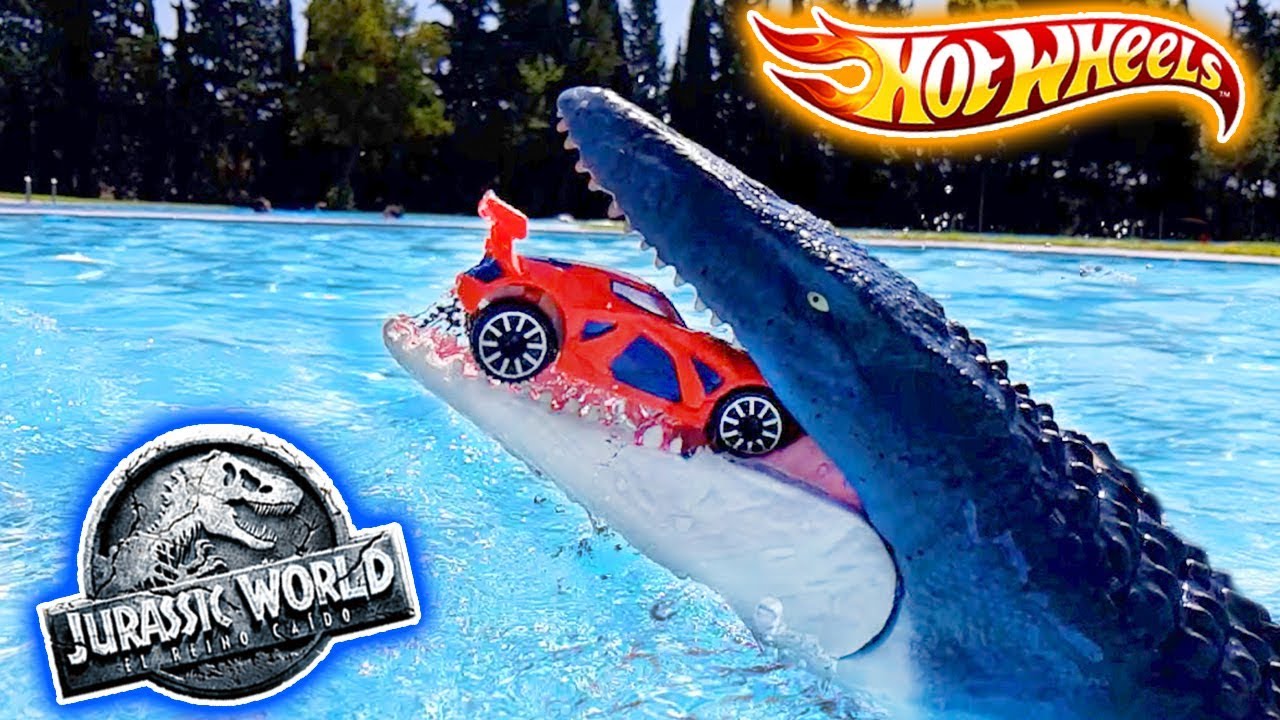 FLIP FIGHTERS de HOT WHEELS 💥MOSASAURIO de JURASSIC WORLD 2  🌊Juguetes bajo agua 🌊