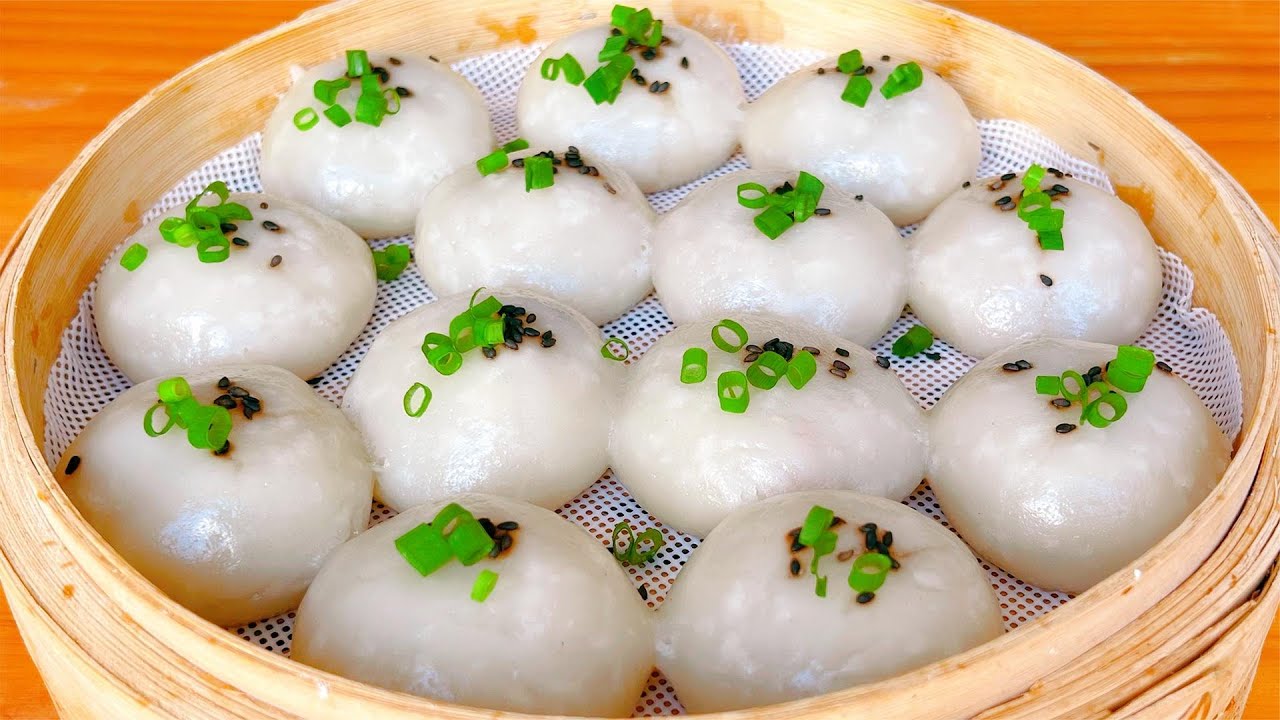 Клейкая рисовая мука такая вкусная, кожица тонкая, а начинка большая, мягкая и клейкая,