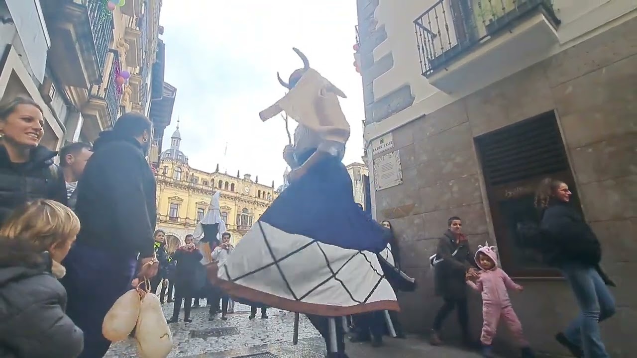 Pasacalles de los Gigantes de Hernani en Carnavales | 12 de febrero de 2024